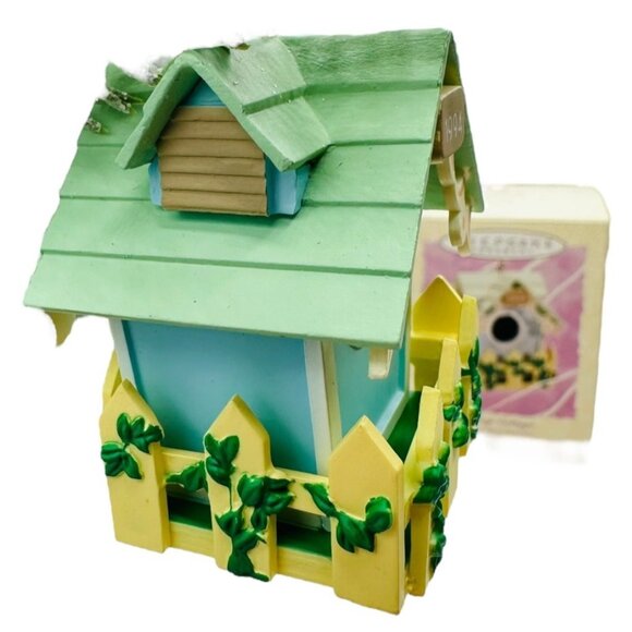 Hallmark Keepsake Ornament Treetop Cottage 1994 Easter Birdhouse Vintage - Picture 3 of 8